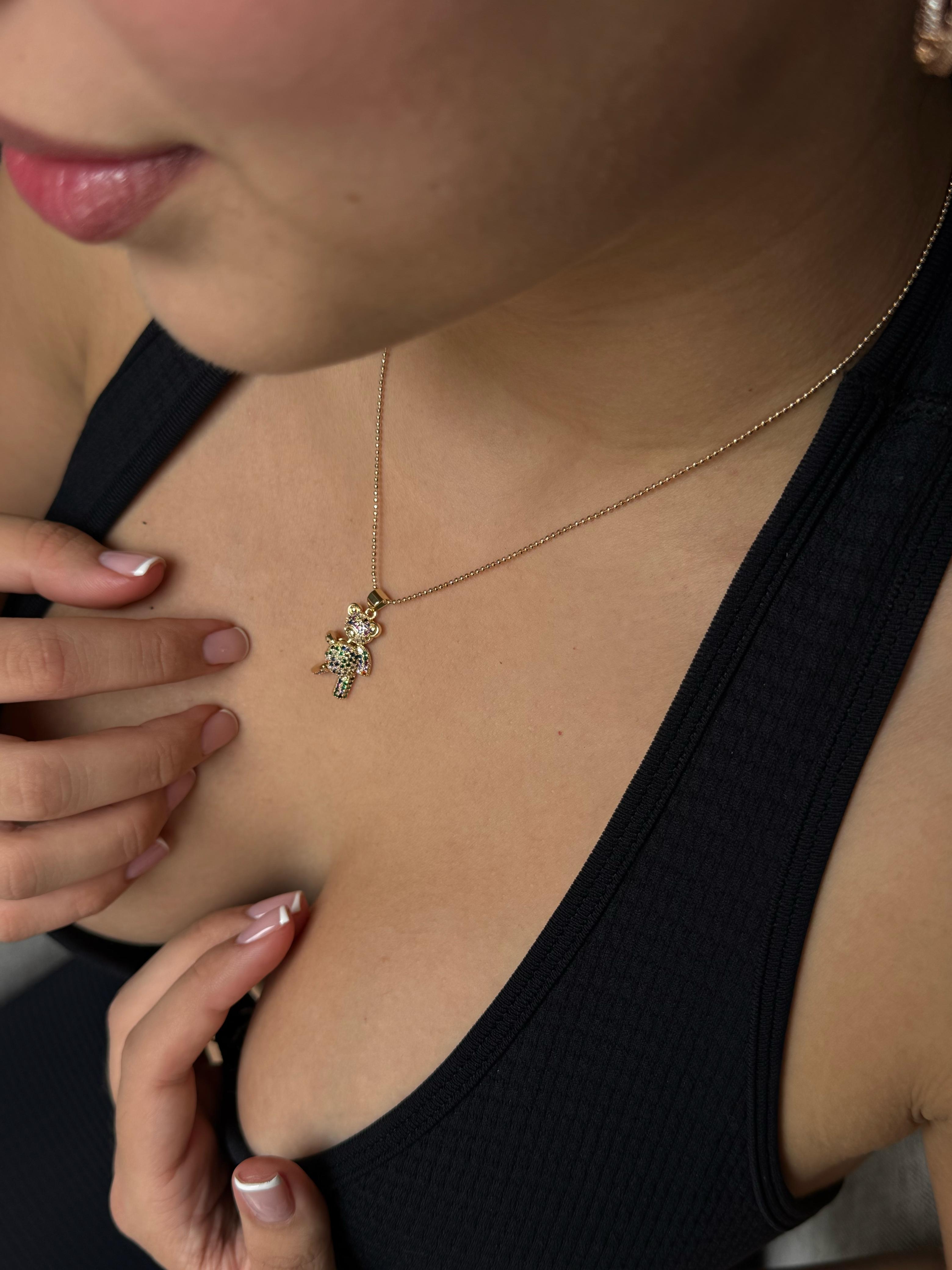 Cadena de Oso Dorado con Circones Negros